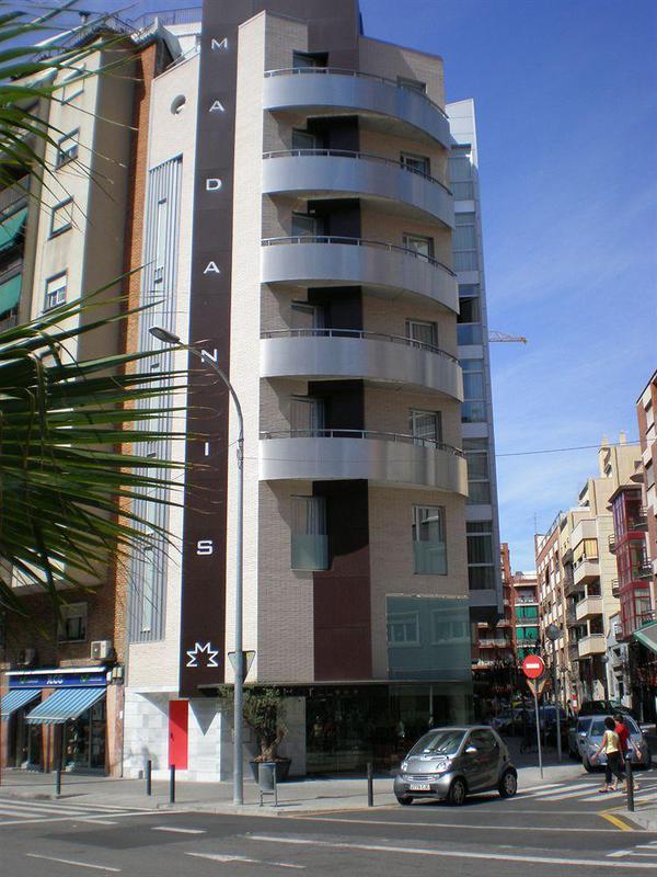 Apartamentos Turisticos Madanis L'Hospitalet de Llobregat Esterno foto